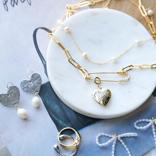 Pearl Delicate Saturn Chain Necklace