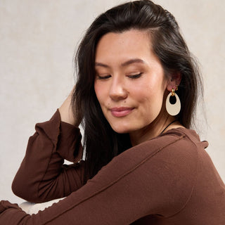 Ecru Olivia - Nickel & Suede