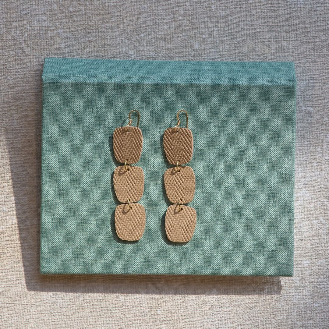 Sandstone Cali - Nickel & Suede