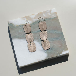 Sandstone Cali - Nickel & Suede