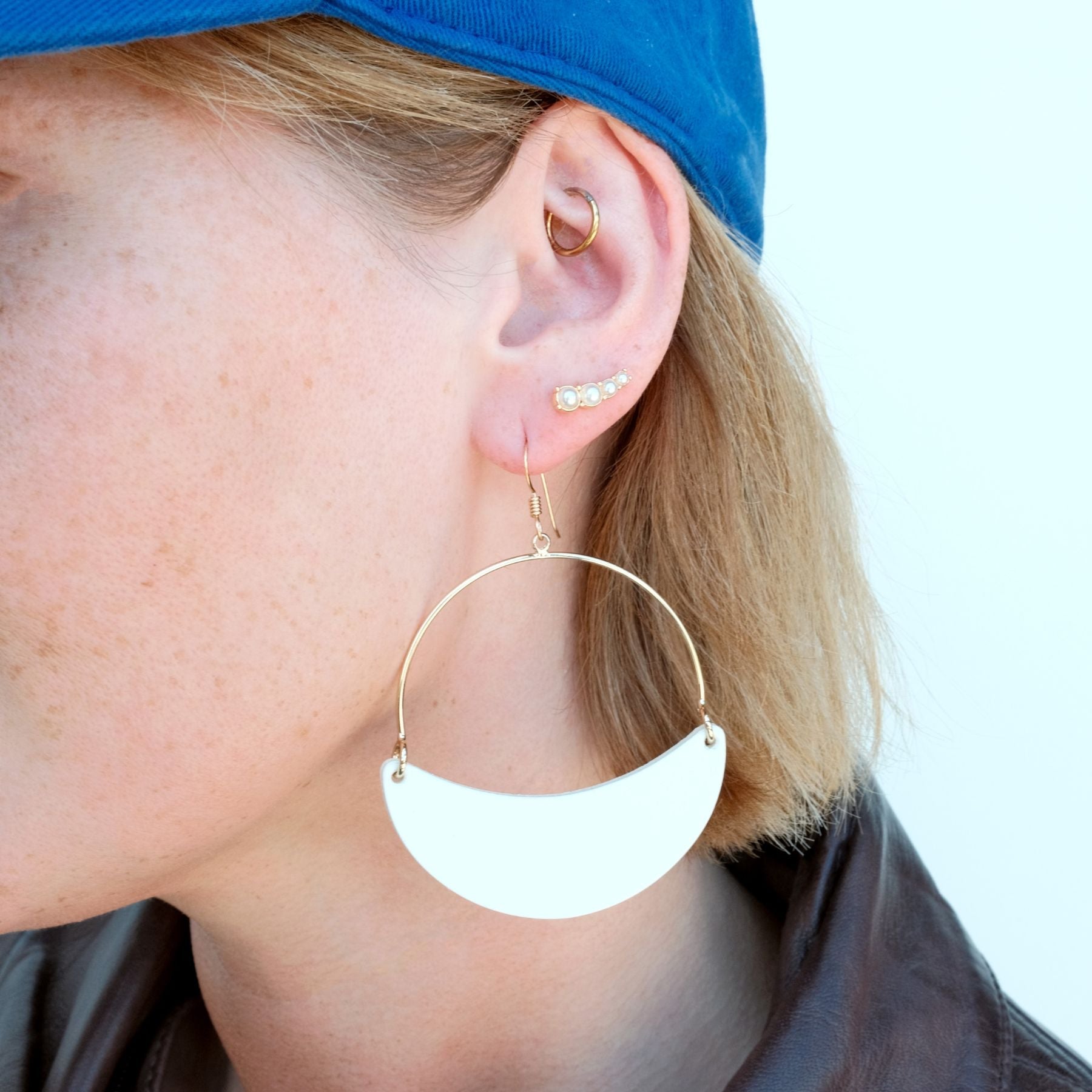 White Asters Nickel Suede Lightweight Leather Earrings