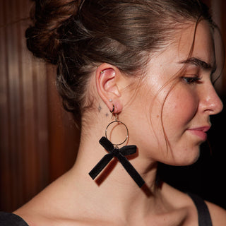 Black Clara velvet bow earrings - Nickel & Suede