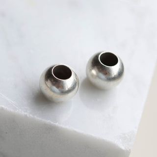 Brushed Silver Roma Beads - Nickel & Suede
